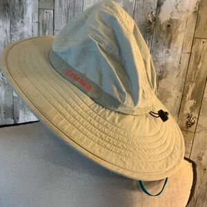 Simms sun hat. OS in good used condition.